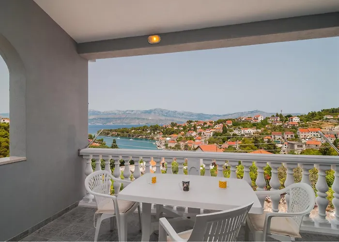 Gorgeous Apartment In Supetar-Splitska With Wifi