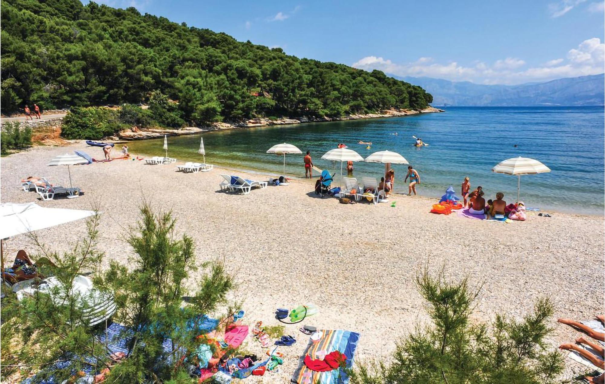 Apartment Gorgeous In Supetar-splitska With Wifi *
