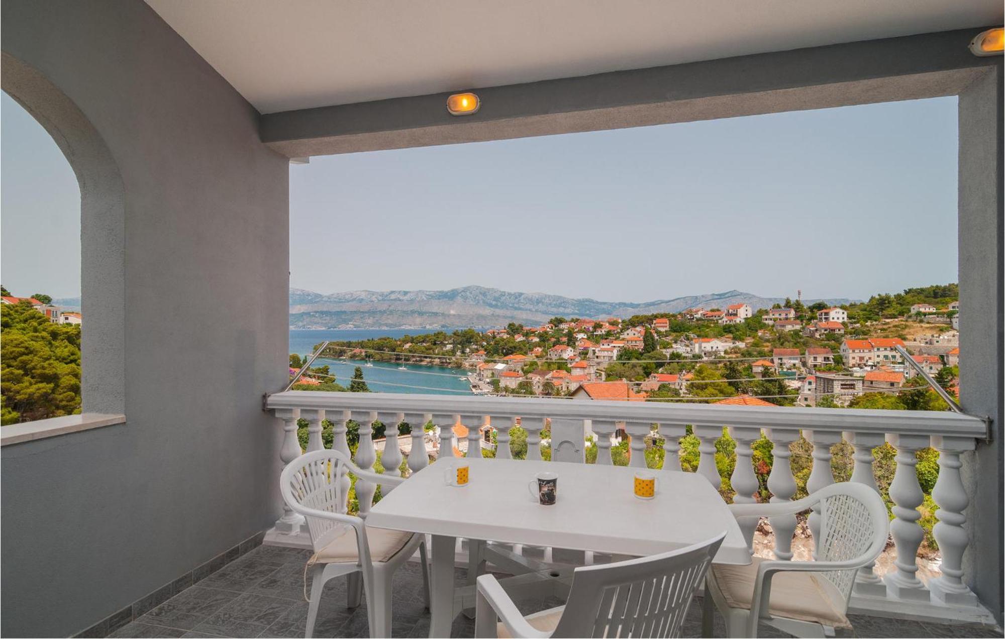 Gorgeous In Supetar-splitska With Wifi Apartment Splitska