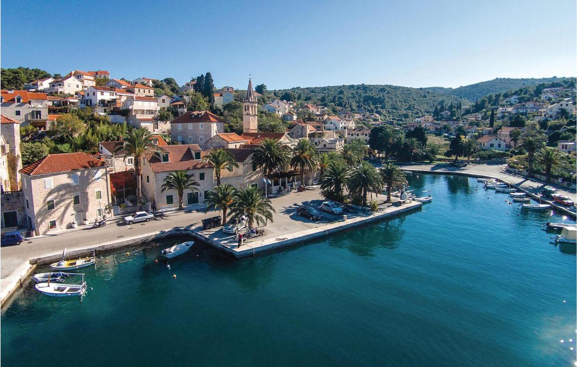 Gorgeous In Supetar-splitska With Wifi Splitska