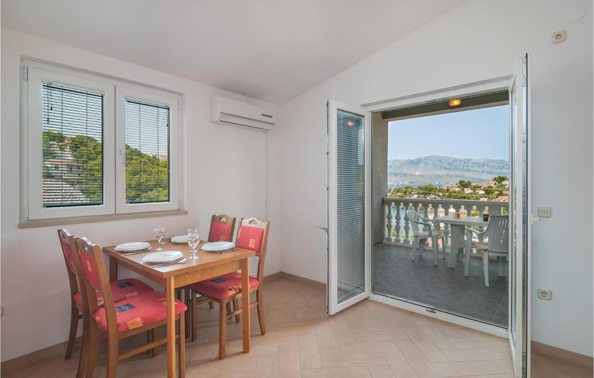 Gorgeous In Supetar-splitska With Wifi Splitska